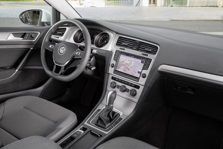  Volkswagen Golf TSI BlueMotion 5-Door 2015 года  (фото 12 из 18)
